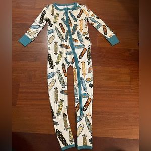 Like new posh peanut 3T skateboard pajamas